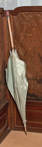 null Silk umbrella, birch handle and pommel in E-crypted rose quartz (Elizabeth of...