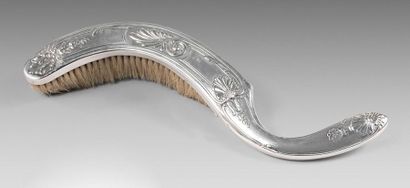 null Silver brush and crumb scoop decorated with scrolls, palmettes and shells, decorated...