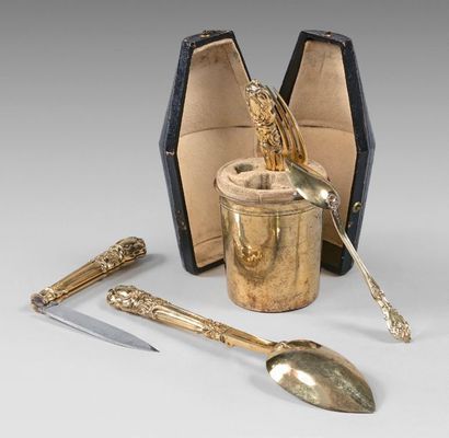 null Composite vermeil officer's travel kit comprising: a kettledrum, a cutlery and...