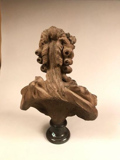 null Bust in patinated terracotta : Presumed portrait of the half naked Marquise...