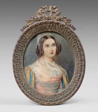 null Oval miniature in a gilt frame: "Lady Grosvenor".
Signed A Pené.
Height : 6...