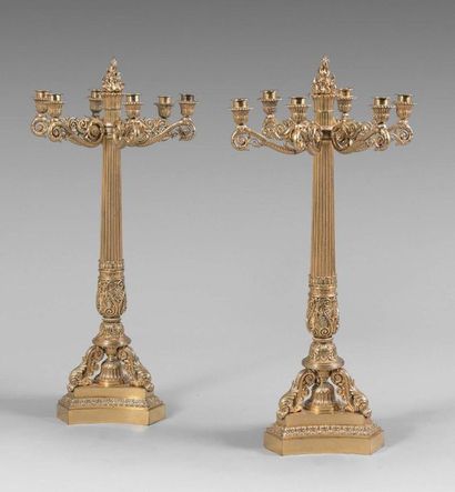 null Pair of large seven-light candelabra with six arms in gilt bronze. Fluted shaft,...