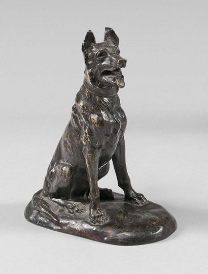 Gaston d'ILLIERS (1876-1932) 
Sitting
wolf dog Statuette in patinated bronze, signed.
Height...