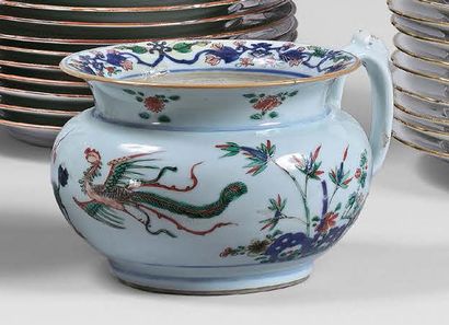 CHINE Chamber pot with polychrome decoration of enamels of the green family of chimera...