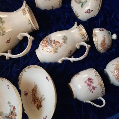 null Fürstenberg porcelain tea service consisting of four cups and their saucers,...