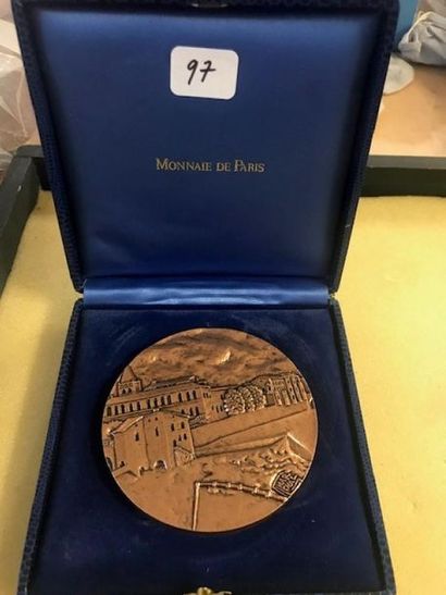 null "City of Castres. E. Goya Museum, Jaurès Museum, Bishopric Garden". Bronze medal.
Diameter:...