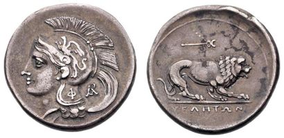 ITALIE Statère (350-281 av. J.-C.). 7,52 g. Tête d'Athéna à gauche, coiffée du casque...