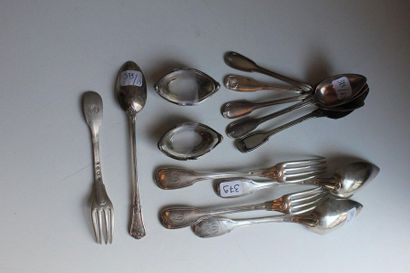 null Silver 950 thousandths lot including: two monogrammed entremet cutlery sets
CC...