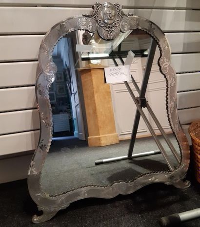 null Mirror of toilet in the shape of a violin in silver plated metal engraved with...