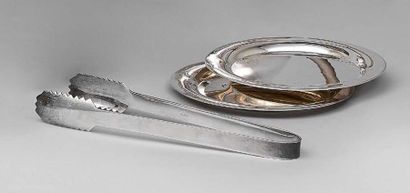 null Set in 925 sterling silver, including two round coasters and a biscuit tongs.
Weight:...