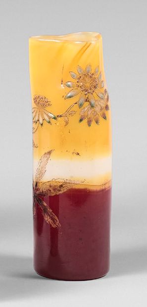 Émile GALLÉ (1846-1904) 
Vase cylindrique col trilobé à pincé à chaud. Épreuve de...