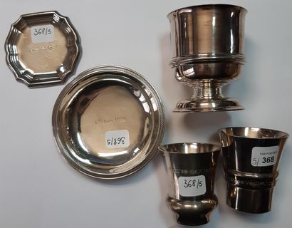 null Silver lot 950 thousandths including: two cups marked: "A.S.S.G.F" (signed Léon...