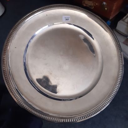 null Round dish in plain silver 950 thousandth, the wing underlined by a moulding...