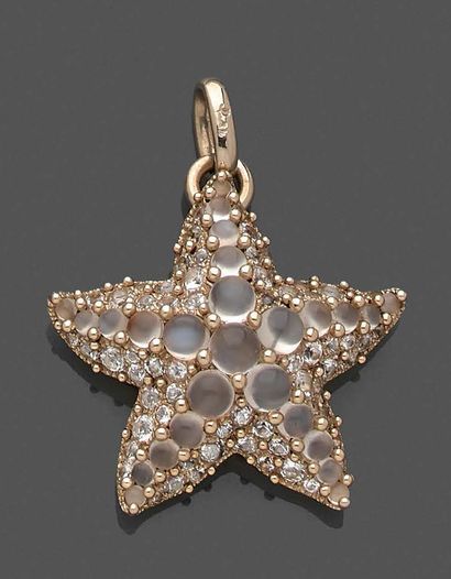 Pomelatto, signé. Pendant "starfish" in yellow gold 750 thousandths decorated with...