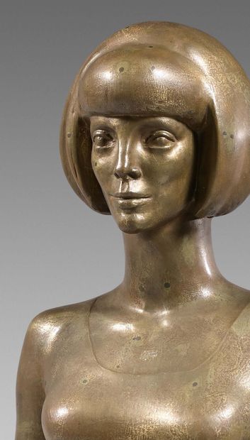 Paul BELMONDO (1898-1982) 
Sylvia Wildenstein en buste, 1973
Épreuve en bronze doré,...