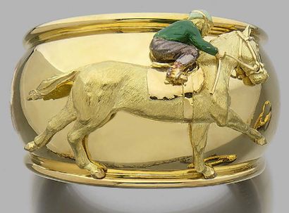 null Important bracelet jonc en or jaune 750 millièmes appliqué d'un cavalier à cheval...