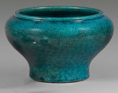 CHINE - Epoque MING (1368-1644) 
Turquoise blue glazed stoneware baluster jar.
Height...