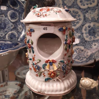 null Covered watch holder in porcelain of the pink family with painted enamelled...