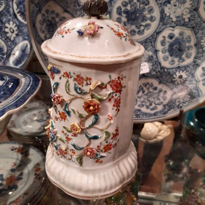 null Covered watch holder in porcelain of the pink family with painted enamelled...