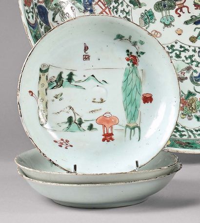 CHINE - Époque KANGXI (1662-1722) 
Three porcelain dishes decorated in polychrome...