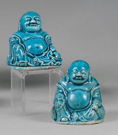 CHINE - Époque KANGXI (1662-1722) 
Deux statuettes formant porte-baguettes d'encens...