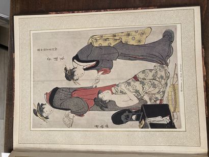 JAPON - XIXe et XXe siècles 
Album comprenant treize estampes par Kuniyoshi, Toyokuni...