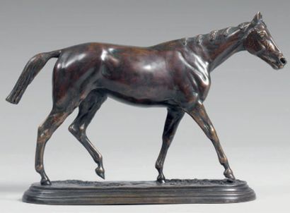 D'après Isidore BONHEUR (1827-1901) Cheval au pas Statuette en bronze à patine médaille...