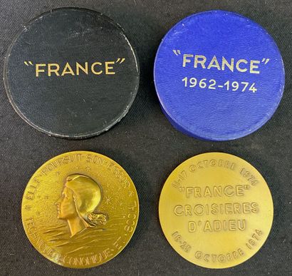 null Paquebot "France", set of two medals : one with Marianne's profile by J. H....