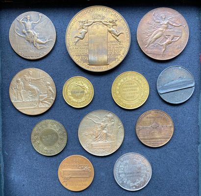 null Exhibitions, lot of twelve French exhibition medals in patinated bronze: one...