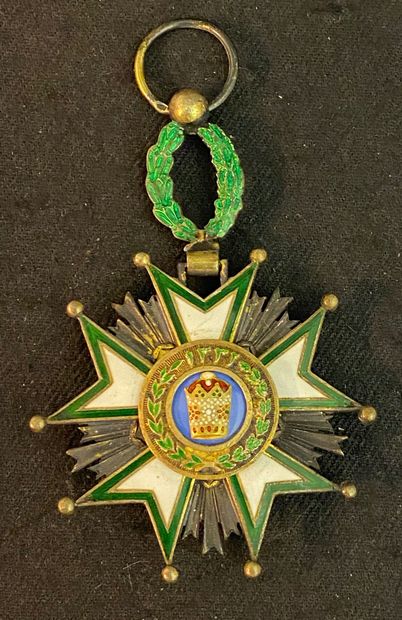 null Perse / Iran - Ordre de la Couronne d'Iran, étoile de chevalier en vermeil et...