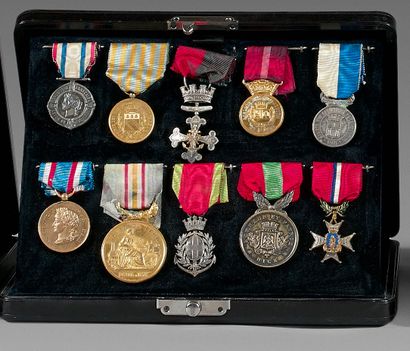 null Rescue, set of ten medals of rescue societies in gold or silver metal : Oise,...