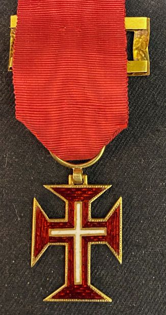 null Portugal - Ordre du Christ, fondé en 1319, croix de chevalier en or et émail...