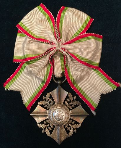 null Bulgarie - Ordre du Mérite civil, fondé en 1891, médaille de l'ordre en bronze...