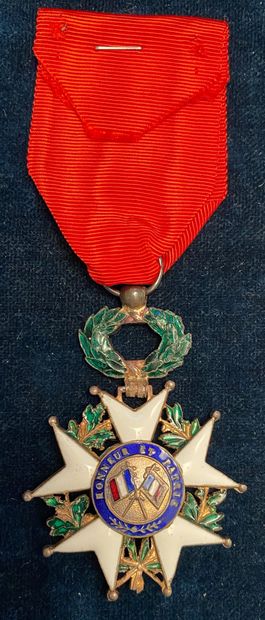 null Légion d'honneur, étoile de chevalier en argent et émail (éclat à la branche...