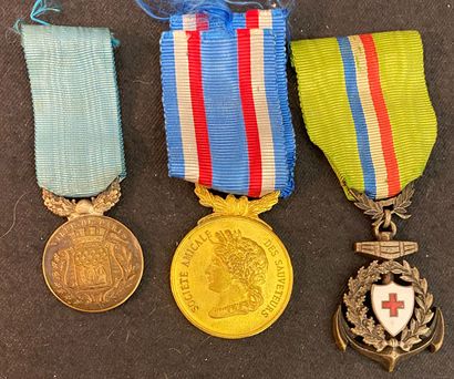 null Rescue, lot of three bronze medals : Sauveteurs ambulanciers de la Seine et...