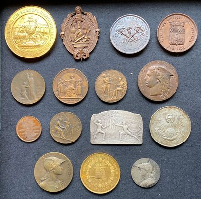 null France, lot of fifteen table medals, various subjects, in patinated, silvered...