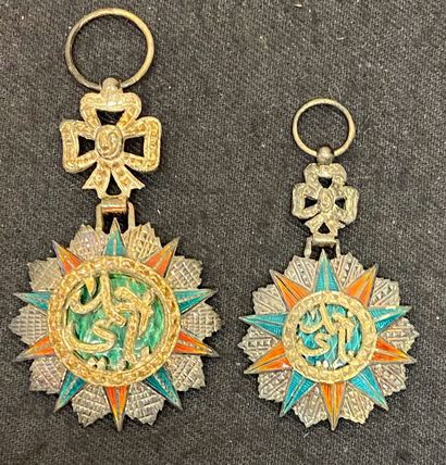 null Tunisia - Order of Nichan al Iftikhar, set of two silver and enamel officer's...