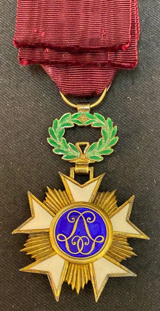 null Belgique - Ordre de la Couronne, fondé en 1897, étoile d'officier en vermeil...