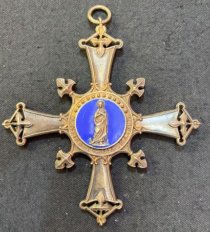 null Canon's cross of the chapter of the Cathedral of Nîmes, in vermeil and enamel,...