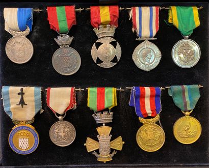null Rescue, set of ten medals of rescue societies in gold or silver metal: Charente,...