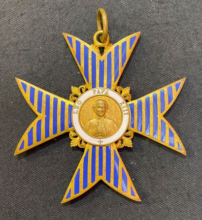 null Croix de chanoine du chapitre de la Cathédrale d'Auch, en bronze doré et émail....