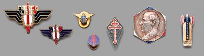 null Second World War, lot of about twenty badges: Free France, FAFL, RPF, OCM, Cross...