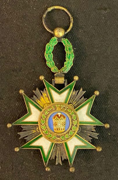 null Perse / Iran - Ordre de la Couronne d'Iran, étoile de chevalier en vermeil et...