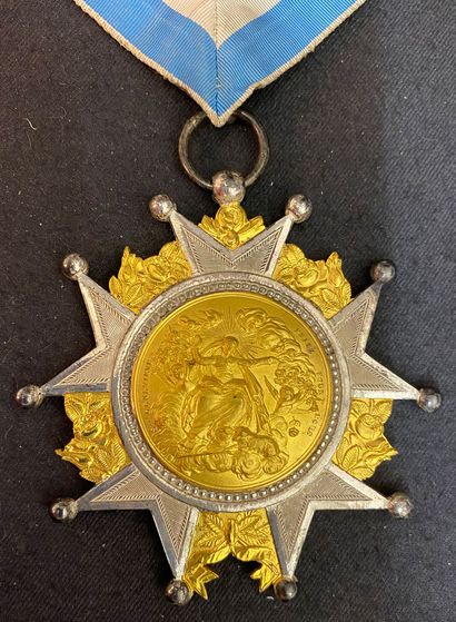 null Cross of the Compagnie de Porteurs de la Châsse de Sainte-Geneviève, in silvered...