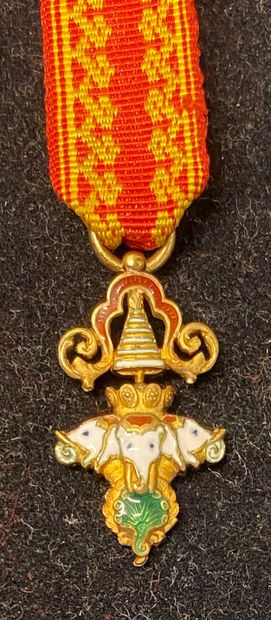 null Laos - Order of the Million Elephants and the White Parasol, gold and enamel...