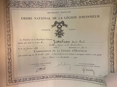 null Ensemble de neuf brevets attribués au capitaine, puis commandant Louis Jeanbrau...