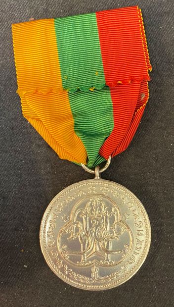 null Ethiopia - Haile Selassie coronation medal, 2nd class, silvered bronze, ribbon...