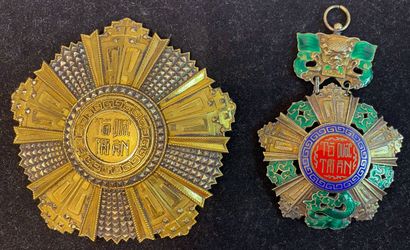 null Vietnam - Ordre national du Vietnam, fondé en 1950, ensemble de grand-croix...