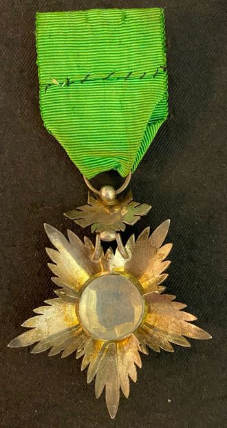 null Perse / Iran - Ordre du Lion et du Soleil, bijou d'officier en forme de soleil...
