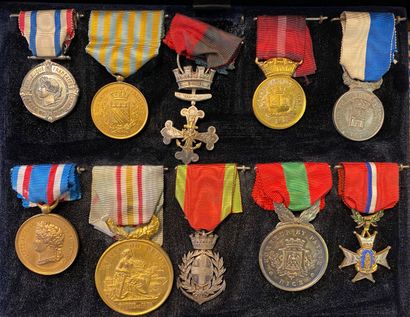 null Rescue, set of ten medals of rescue societies in gold or silver metal : Oise,...